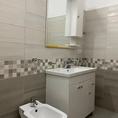 Unejs Apartment