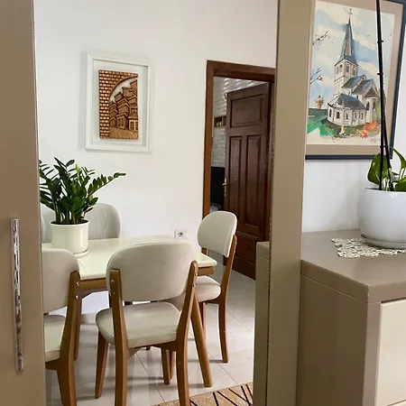 Apartment Unejs *
